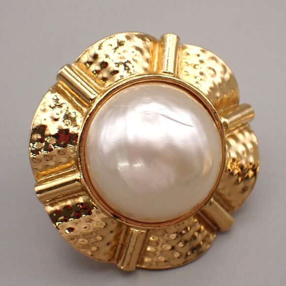 CHANEL Imitation Pearl Large Button Earrings 25 Clip-On Gold Vintage - Picture 7 of 15